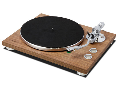 TN-400BTX Manual Belt-Drive Bluetooth Turntable in Walnut